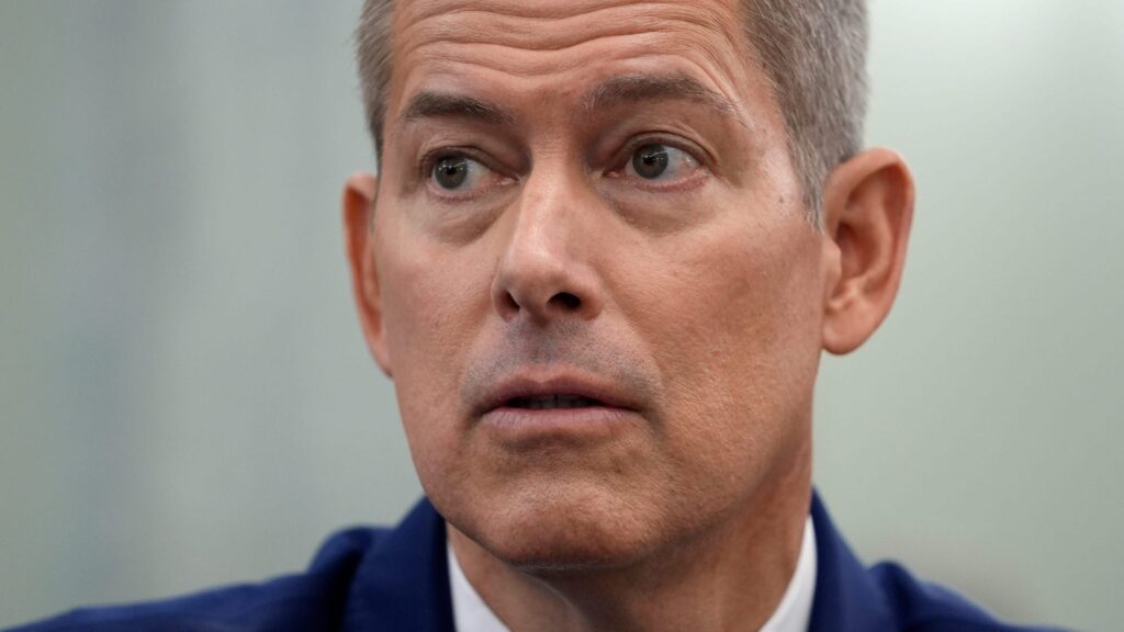 Transportation Sec. Sean Duffy vows it’s safe to fly after shocking crashes, echoes Trump’s DEI criticism