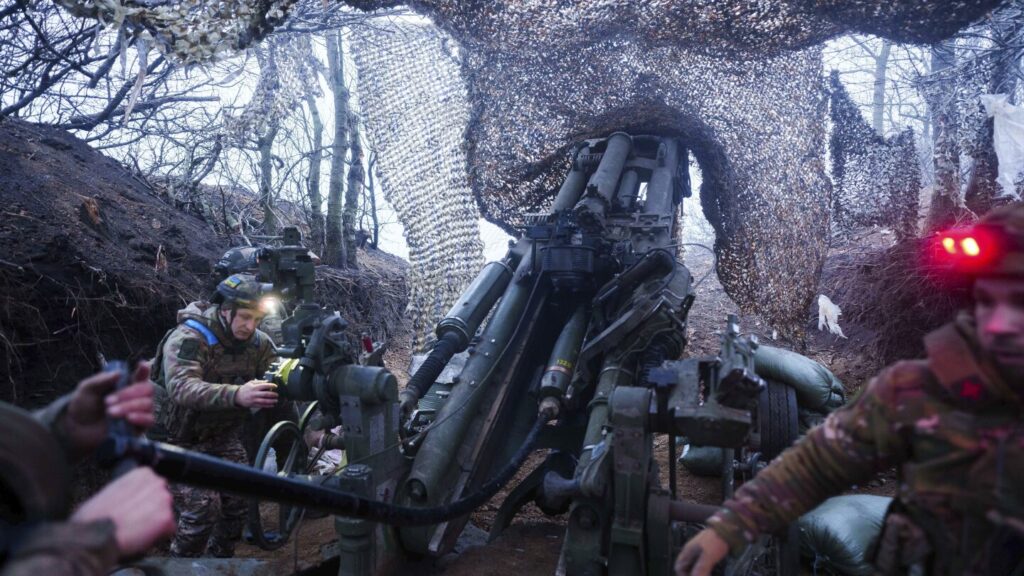 Ukrainian troops losing ground to Russia as Trump talks of ending war