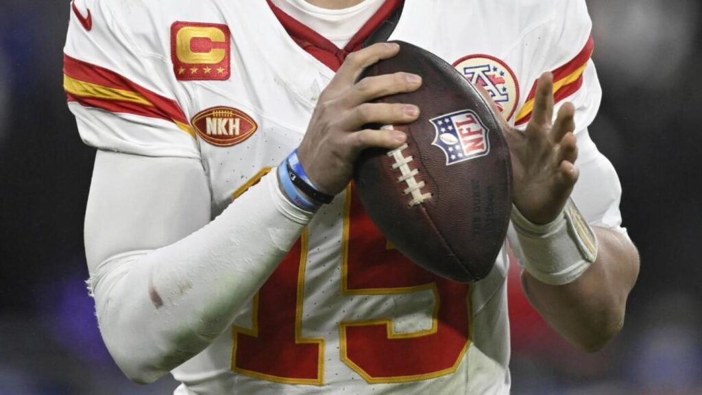 Patrick Mahomes reacts to President Trump calling him a winner | AP News