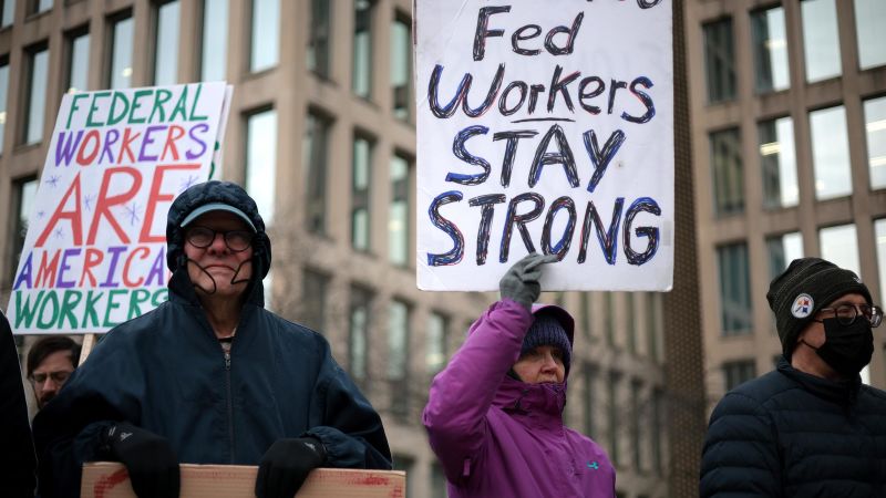 Deadline looms for federal workers on Trump’s resignation offer | CNN Politics