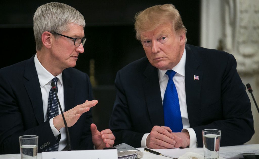 Apple Shareholders Reject Bid to Scrap DEI Programs