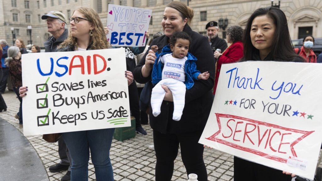 USAID workers return to HQ to clear their desks, as Trump dismantles the agency