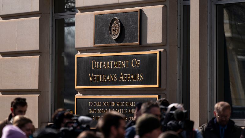 Crisis responders who answer veterans hotline warn of ‘a lapse in the mission’ under Trump administration | CNN Politics