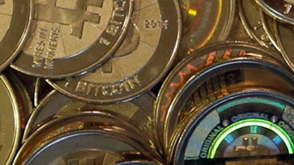 Trump signs executive order to establish government bitcoin reserve | AP News