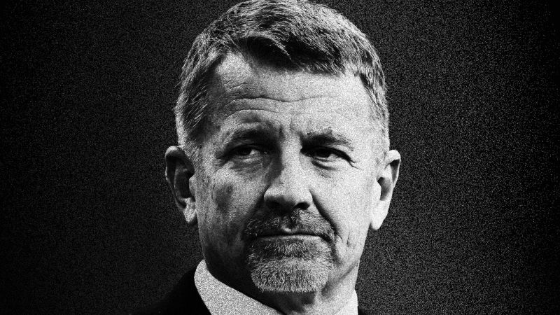 The return of Erik Prince: How a notorious military contractor maneuvered his way back inside Trump’s orbit | CNN Politics