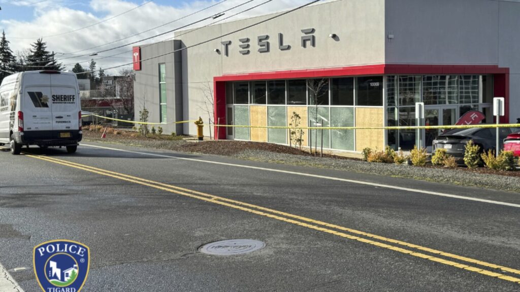 More shots fired at Oregon Tesla dealership in ongoing vandalism since Musk began advising Trump