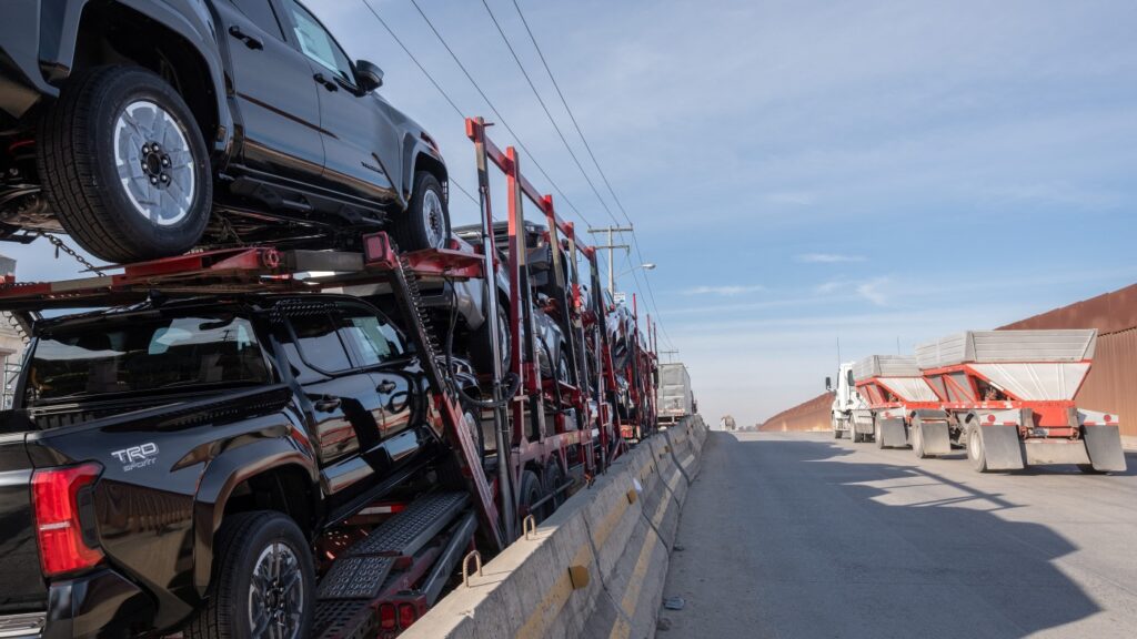 Auto industry braces for a blow from 25% tariffs on Canada and Mexico