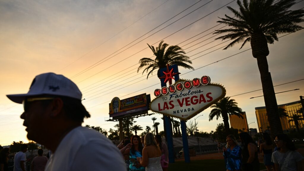 As Canadians cancel trips due to Trump, the U.S. tourism industry could lose billions