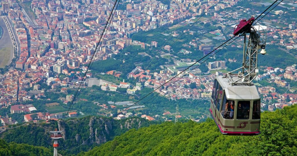 Four killed after cable car crash on mountain near Naples