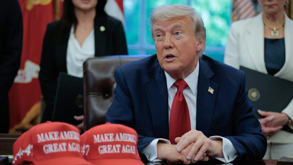 Americans sour on Trump’s handling of the economy, Reuters/Ipsos poll finds