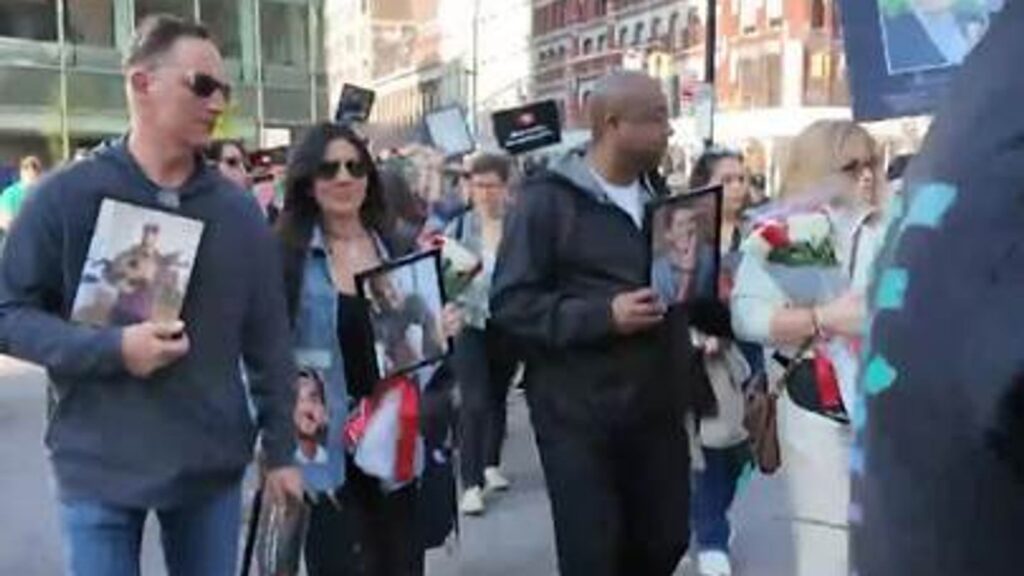 Anti-cyberbullying rally takes place outside Meta office in New York