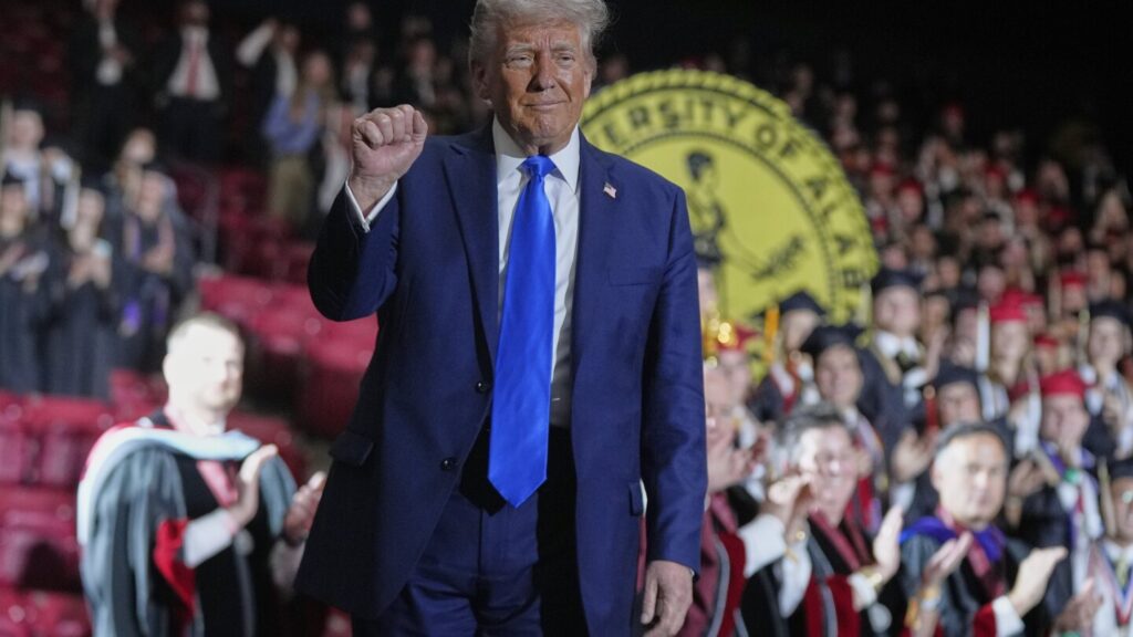 Trump offers advice to University of Alabama graduates in speech interspersed with politics