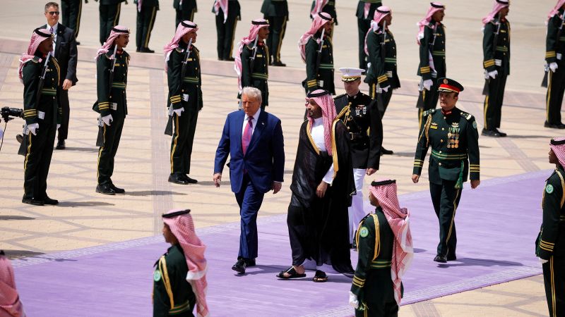 Trump gets the royal-purple-carpet treatment in the Middle East, belying thorny geopolitical challenges | CNN Politics