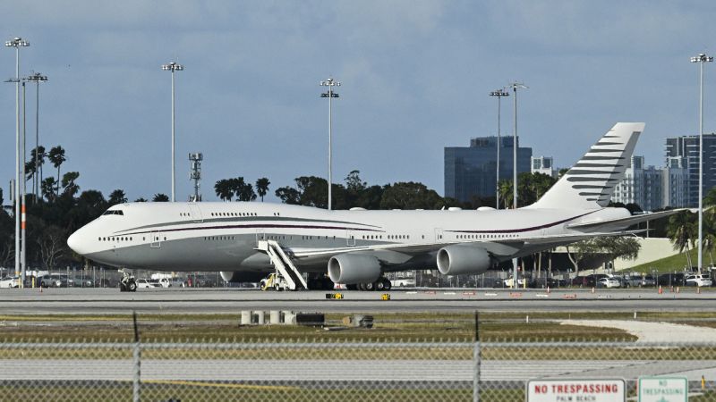 Converting luxury jet gifted to Trump into Air Force One could cost hundreds of millions | CNN Politics