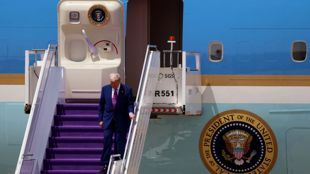 Planes on the brain: Trump covets jet gift, announces Boeing deal on Qatar trip