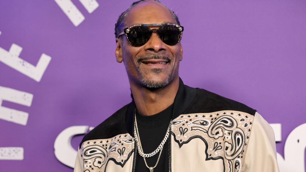 Snoop Dogg talks performing at Trump inaugural event in new album: ‘Iz It a Crime’