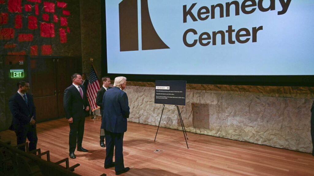 Drag performers plan to protest Trump’s attendance of ‘Les Mis’ at the Kennedy Center