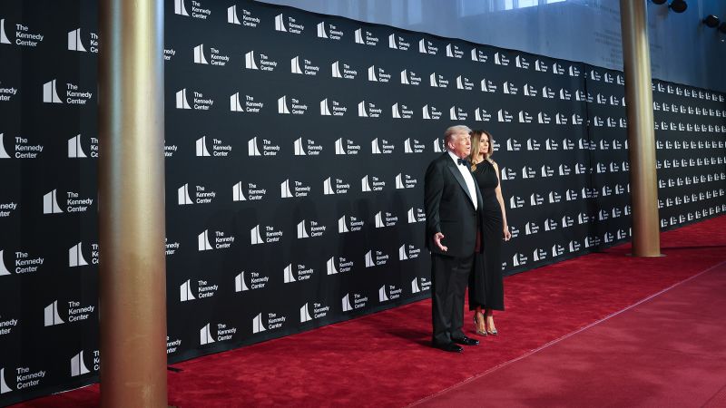 Shouts of ‘felon’ and ‘we love you’: Inside Trump’s charged visit to the Kennedy Center | CNN Politics