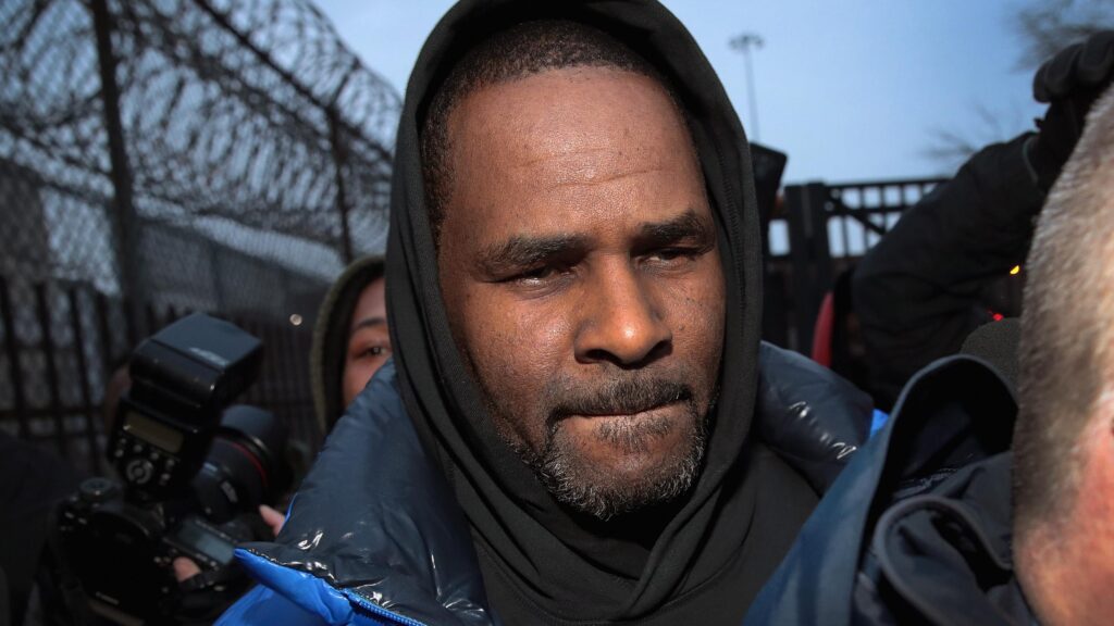 R. Kelly’s lawyer seeks Trump pardon, claims singer ‘fears that he might be killed’