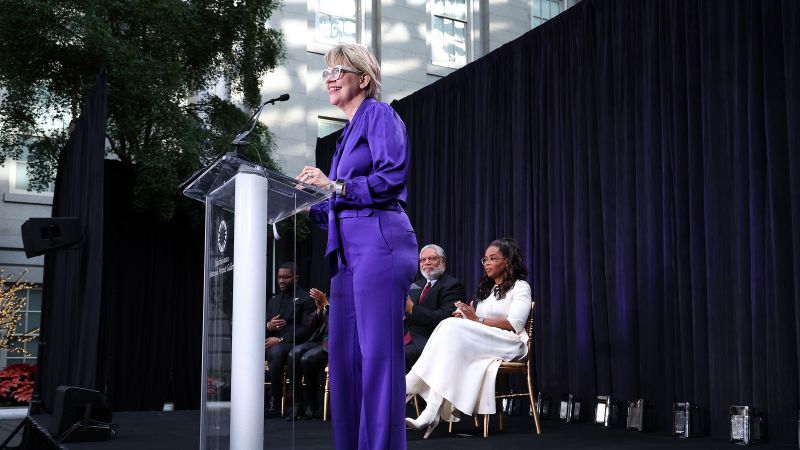 National Portrait Gallery head resigns two weeks after Trump called for her firing | CNN Politics