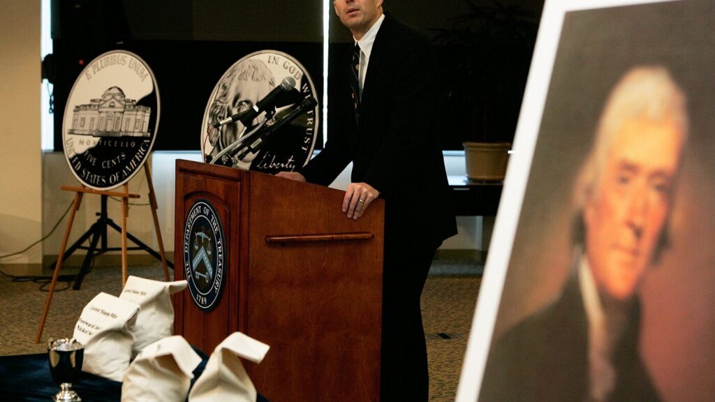 Federal employee of the year awarded to retired Treasury Department official