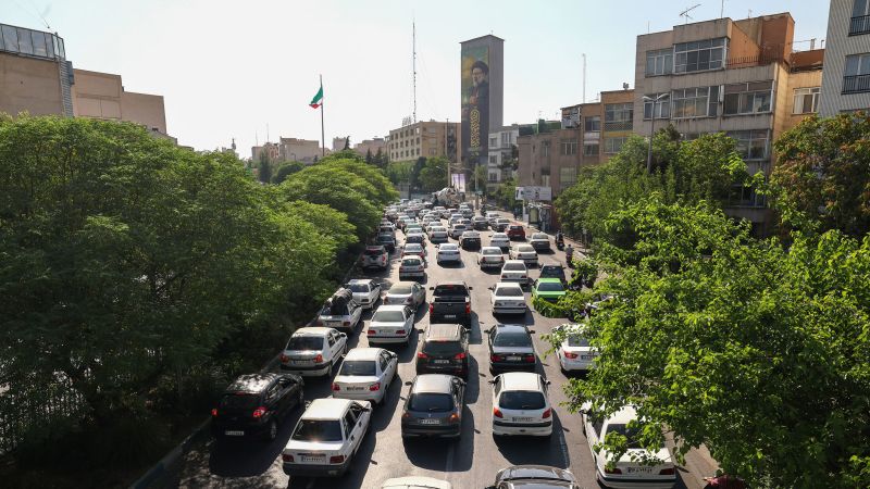 Hundreds of Americans have fled Iran and others face difficulties leaving as Trump weighs US military action | CNN Politics