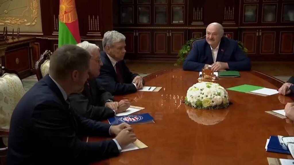 Belarusian President Lukashenko meets with Trump’s envoy Keith Kellogg in Minsk | AP News
