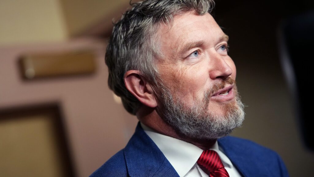 Trump rips Massie over Iran strike comments, threatens to campaign for primary challenger
